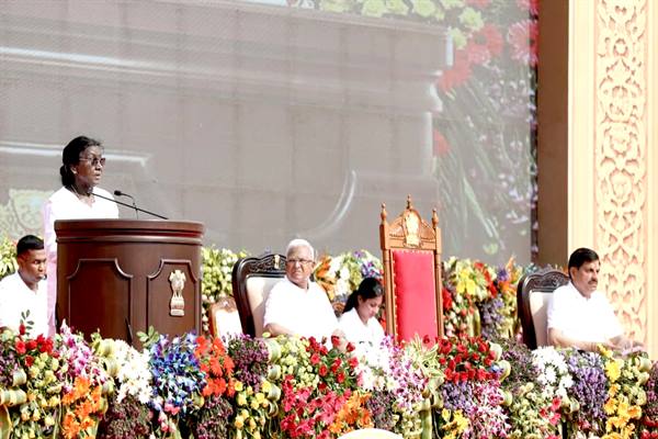 अंतर्राष्‍ट्रीय योग दिवस विश्‍व को भारत का अमूल्‍य उपहार है योग: राष्‍ट्रपति श्रीमती मुर्मु