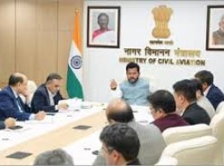 इंडिगो संकट के बाद सख्ती: 'देश के एयरपोर्ट्स का दौरा करेंगे अधिकारी', उच्च स्तरीय बैठक में बोले उड्डयन मंत्री