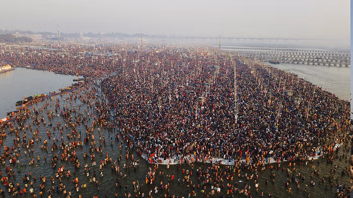 Mahakumbh: संगम की बूंदों में उफनाया माघी पूर्णिमा का अनंत विश्वास, आस्था के तटबंधों को तोड़कर उमड़ा जन सागर