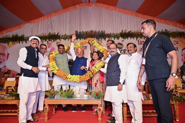 ट 336 व्यू English छतरपुर में 10 करोड़ की लागत से बनेगा स्टेडियम : मुख्यमंत्री डॉ. यादव