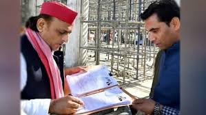 UP News: सपा मुखिया अखिलेश यादव ने भरा SIR फॉर्म, तस्वीर आई सामने; लगातार सरकार पर बोल रहे हमला