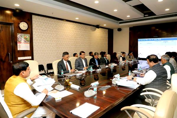 अधिकाधिक औद्योगिक निर्माण इकाइयों का करायें सामूहिक भूमिपूजन : मुख्यमंत्री डॉ. यादव