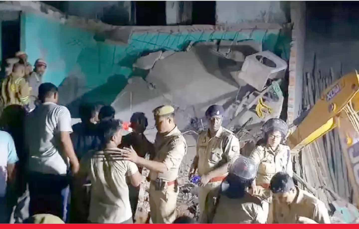 यूपी के बुलंदशहर में दर्दनाक हादसा: सिलेंडर फटने से मकान ढहा, अब तक 6 की मौत